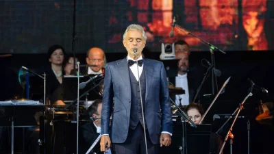 İtalyan tenor Andrea Bocelli, “Romanza” albümünün 30. yılına özel hazırlanan