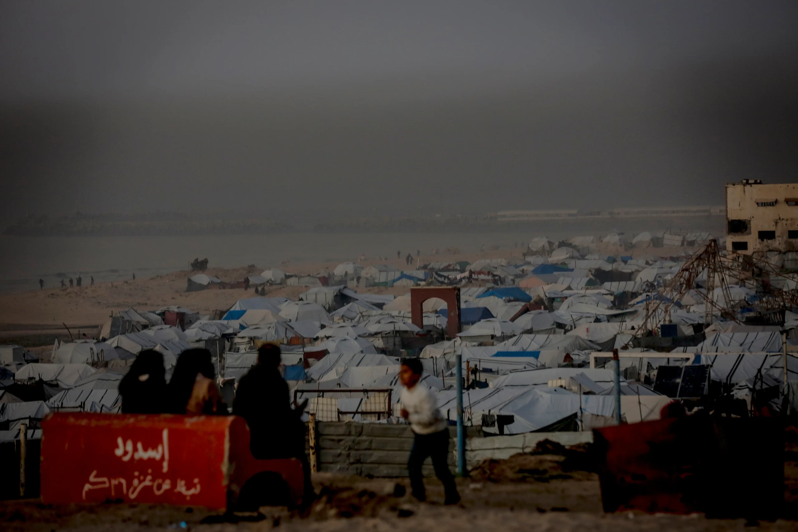 İsrail saldırılarının yıkıma uğrattığı Gazze’de, Yıldız Tilbe’nin bağışlarıyla kurulan 80