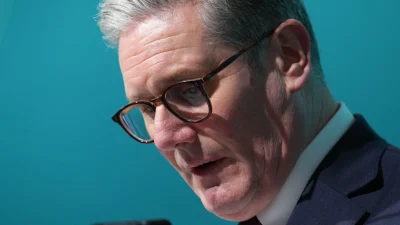 İngiltere Başbakanı Keir Starmer, Jeffrey Epstein’le yakın ilişkisi bulunan Peter