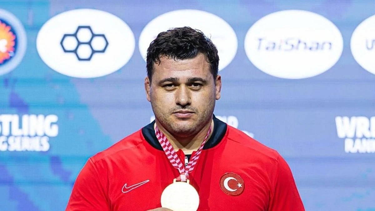Hırvatistan’da düzenlenen Zagreb Açık’ta mindere çıkan milli güreşçiler, üstün performanslarıyla