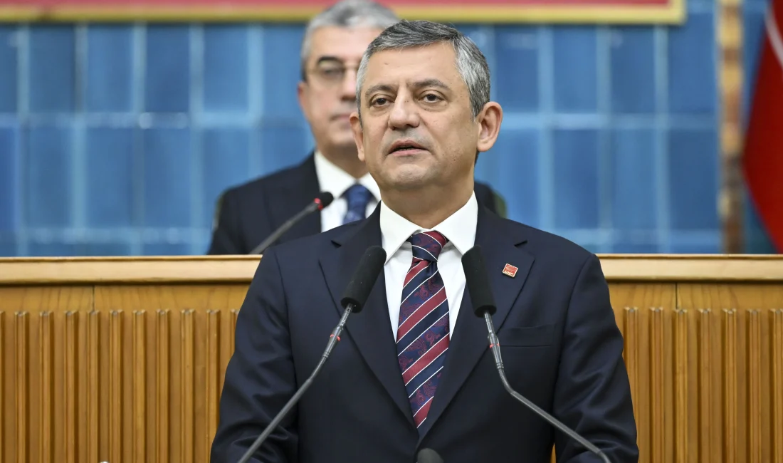 Depremin üçüncü yılında sahaya inen CHP Genel Başkanı Özgür Özel,