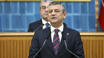 Depremin üçüncü yılında sahaya inen CHP Genel Başkanı Özgür Özel,