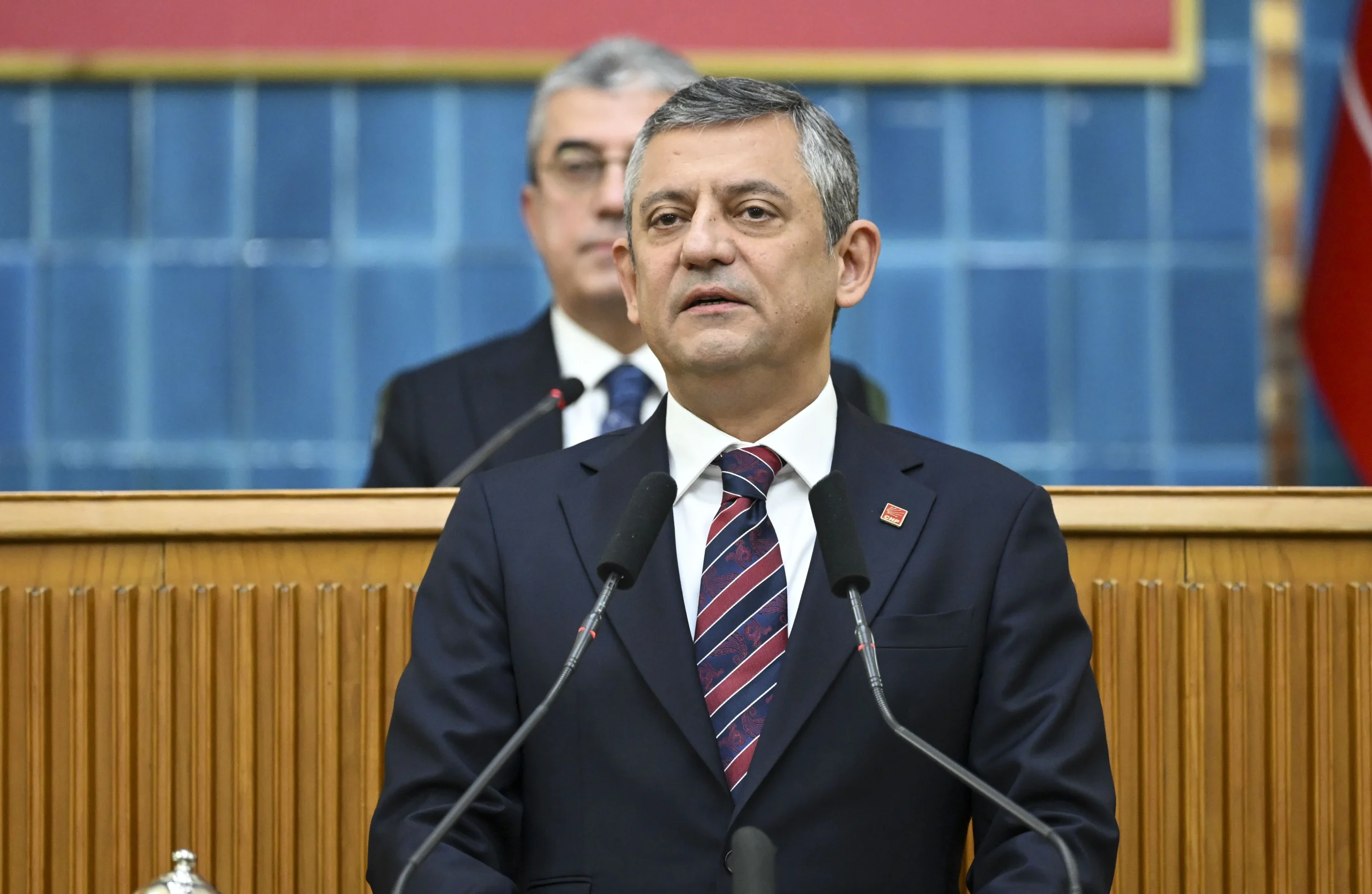 Depremin üçüncü yılında sahaya inen CHP Genel Başkanı Özgür Özel,