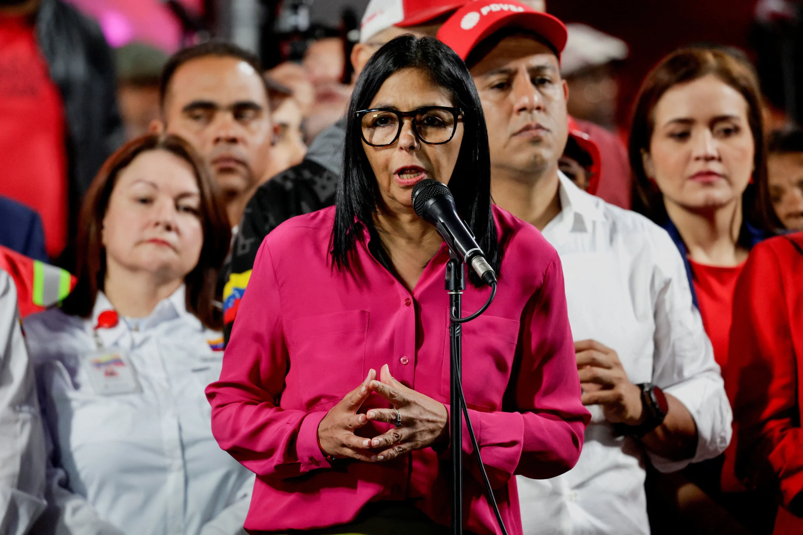 Venezuela Devlet Başkanı Vekili Delcy Rodríguez ile Hindistan Başbakanı Narendra